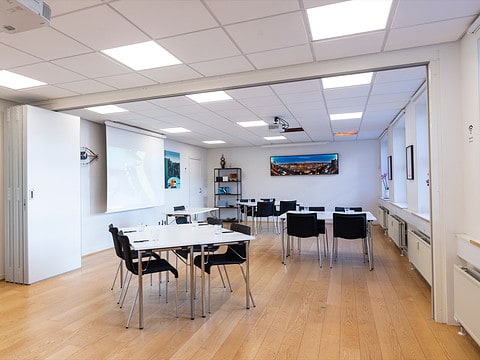 Mødelokale 2-2A hos MBK Kursuscenter i København K