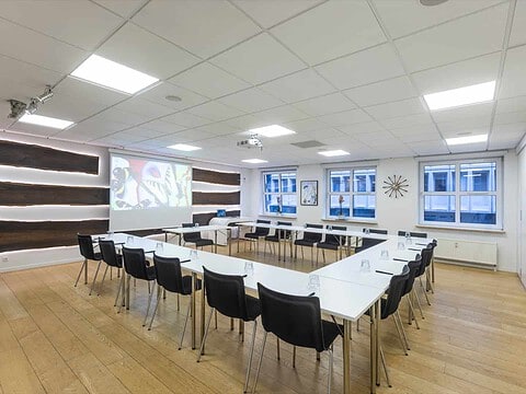 Mødelokale 4 hos MBK Kursuscenter i København K