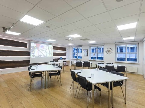 Mødelokale 4 hos MBK Kursuscenter i København K
