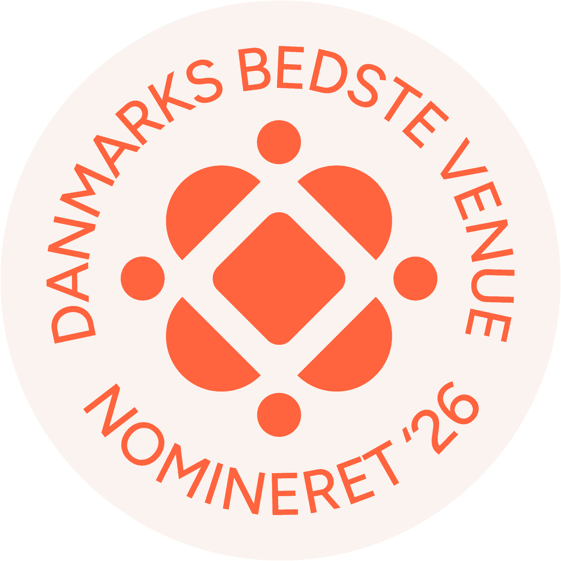 Rund orange badge med teksten Danmarks Bedste Venue og Nomineret ’26